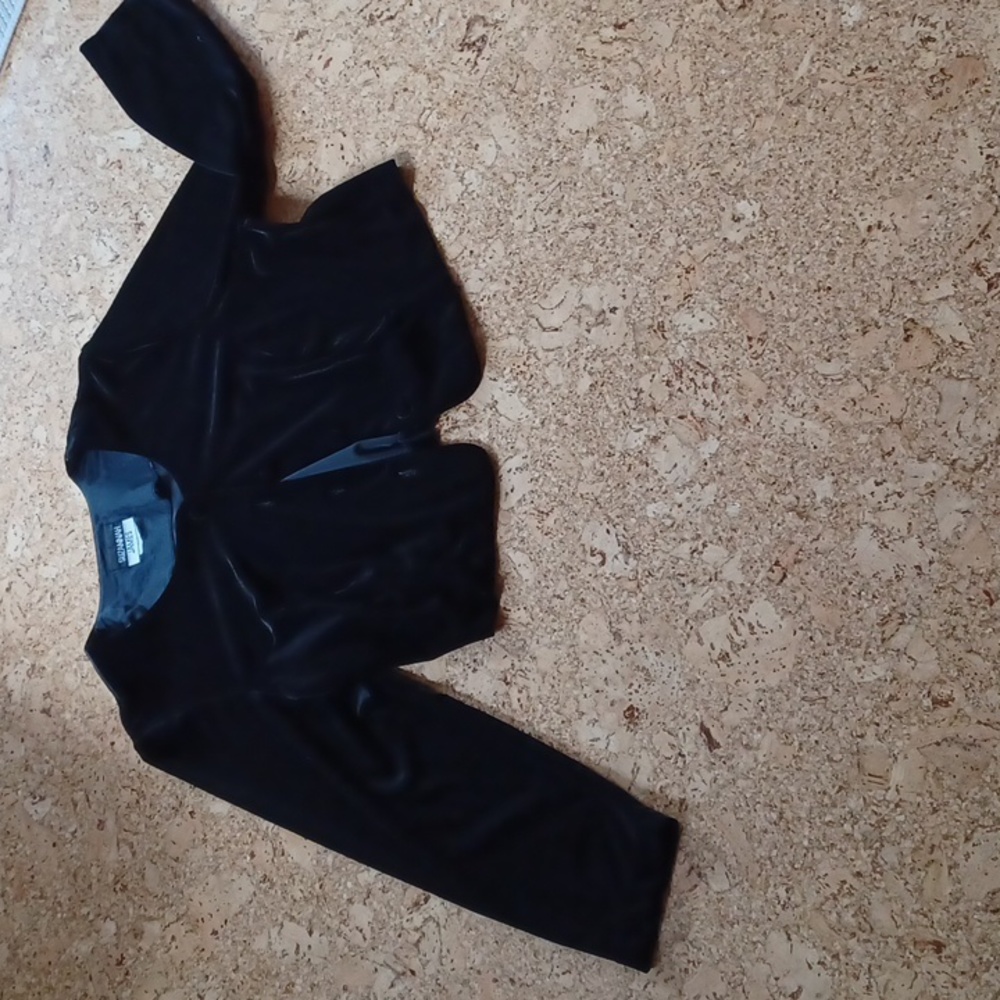 *3 FOR $20 ITEM* Susannah James black velvet vintage cropped jacket